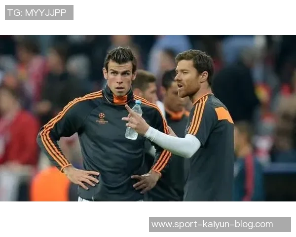 哈维阿隆索纪录片首播贝尼特斯等人盛赞其早期领袖气质与影响力